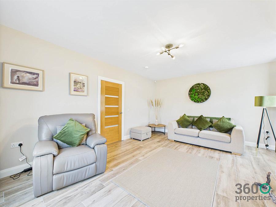 15 Mount Davys Road