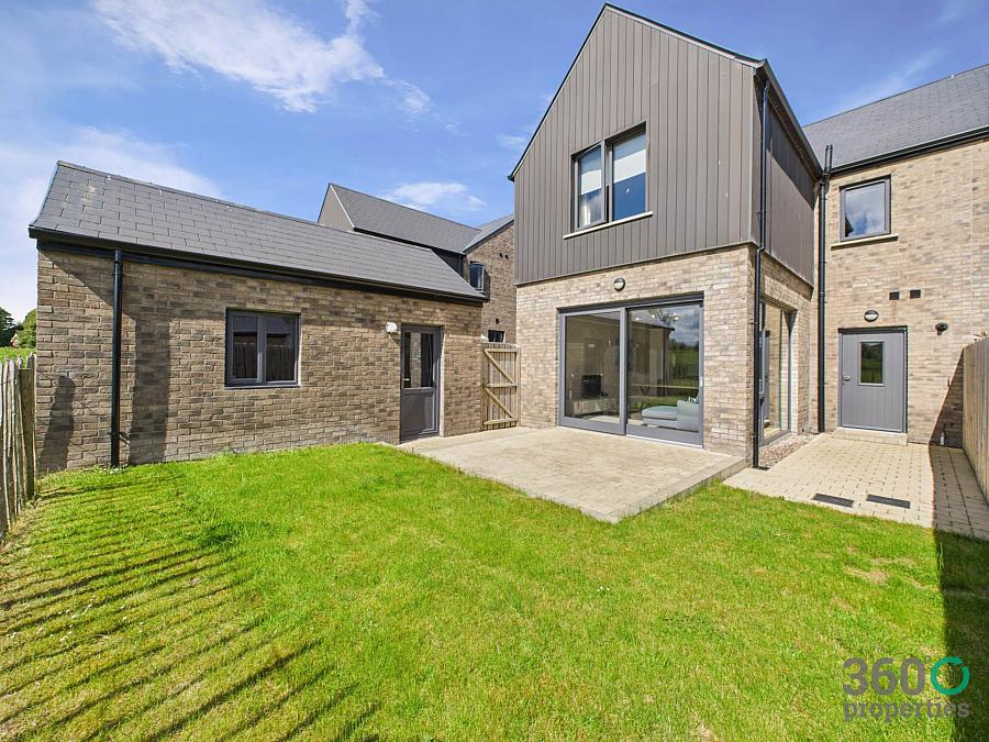 7 Dunadry Gate