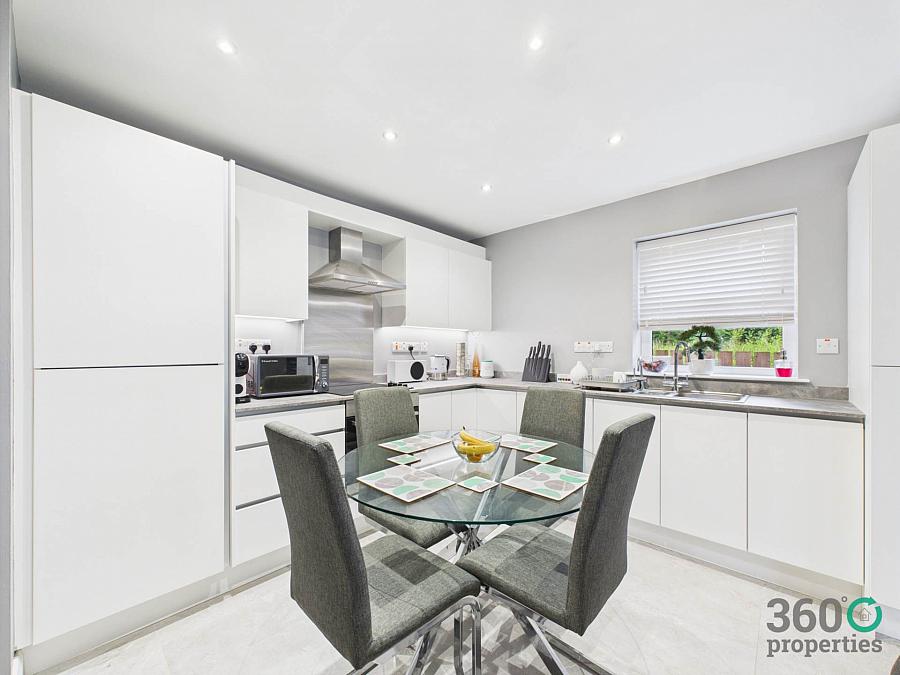 28 Shaws Wood