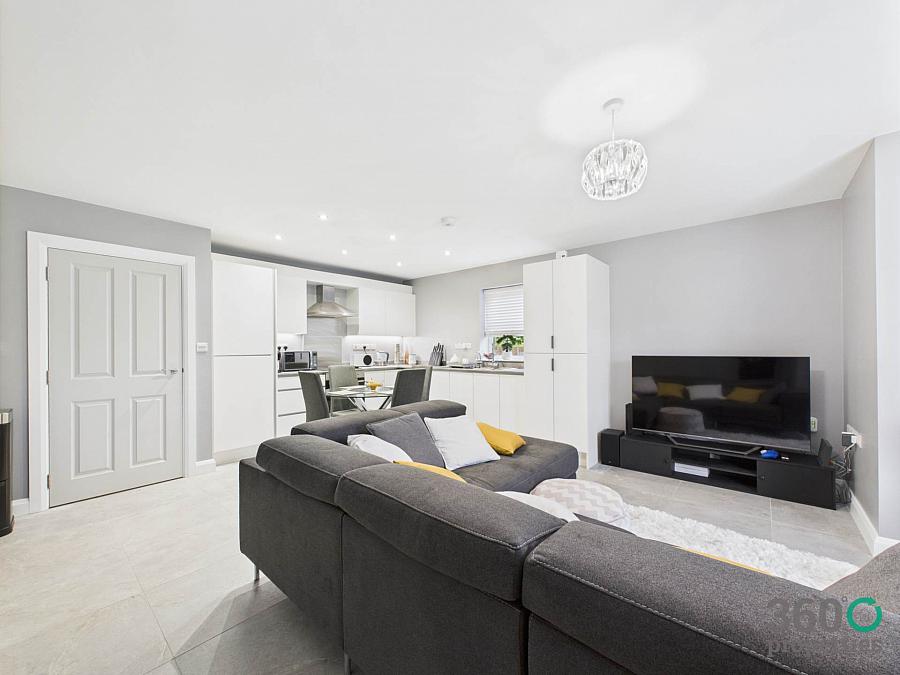 28 Shaws Wood