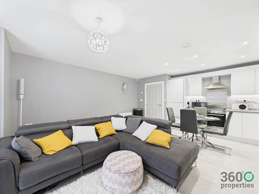 28 Shaws Wood
