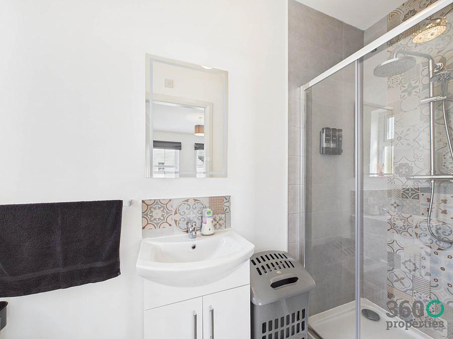 7 Rockfield Park