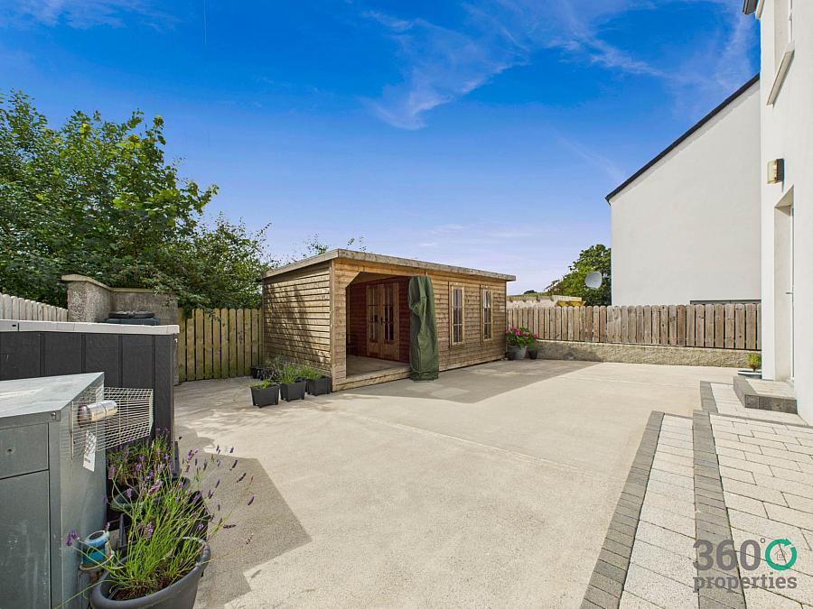 7 Rockfield Park