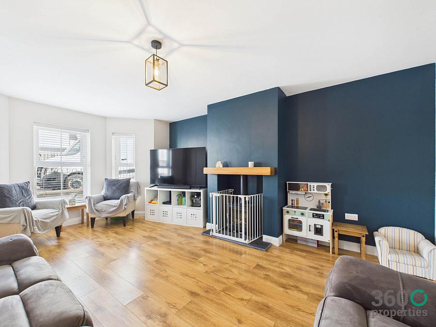 7 Rockfield Park