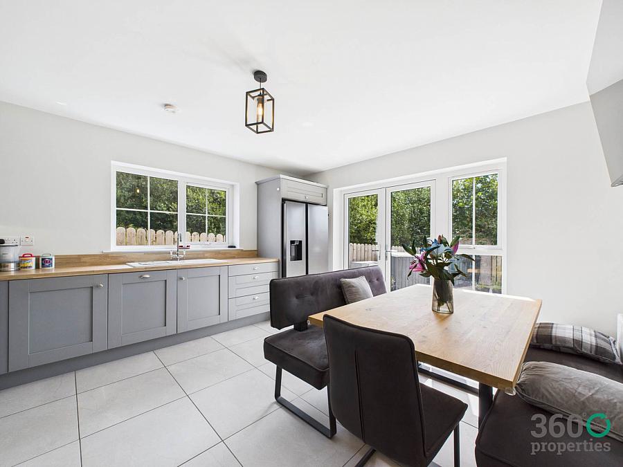 7 Rockfield Park
