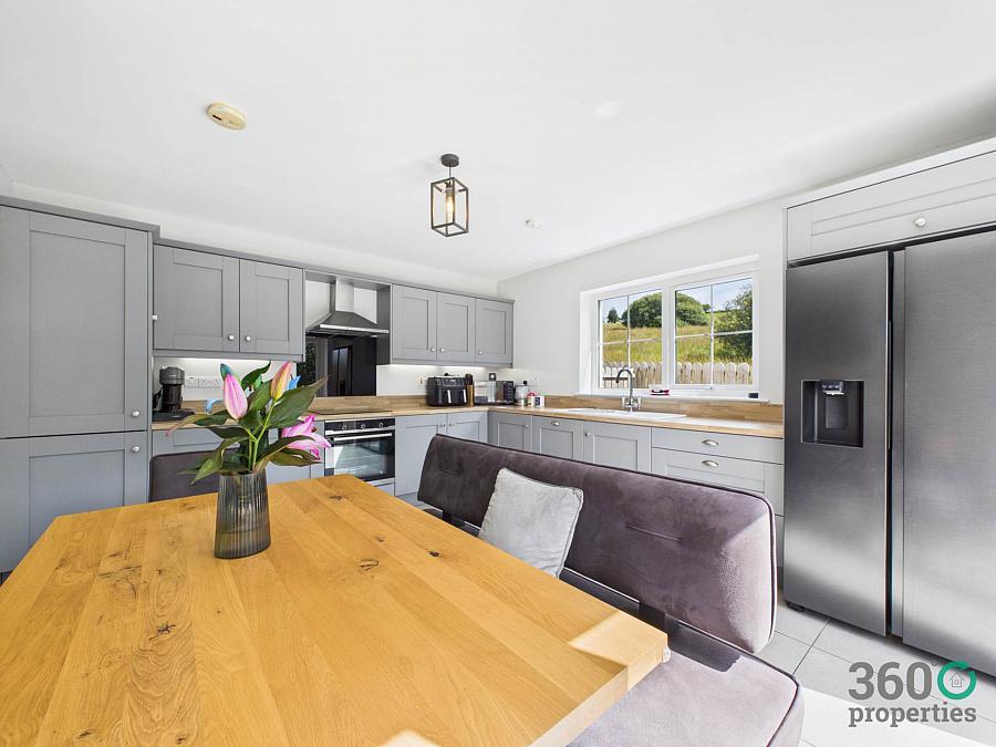 7 Rockfield Park