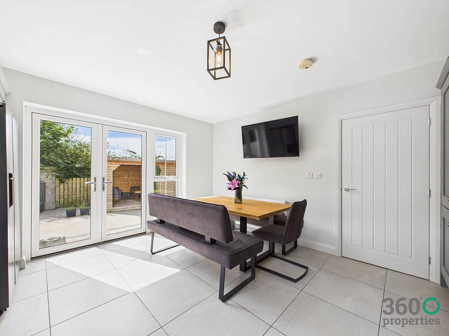 7 Rockfield Park