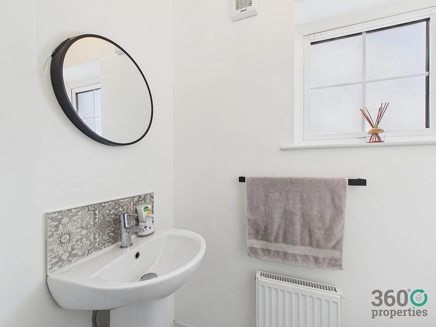 7 Rockfield Park