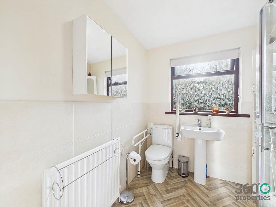 2 Wood Green Avenue