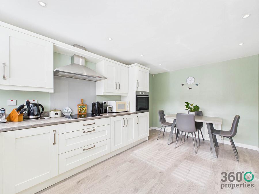 2 Wood Green Avenue
