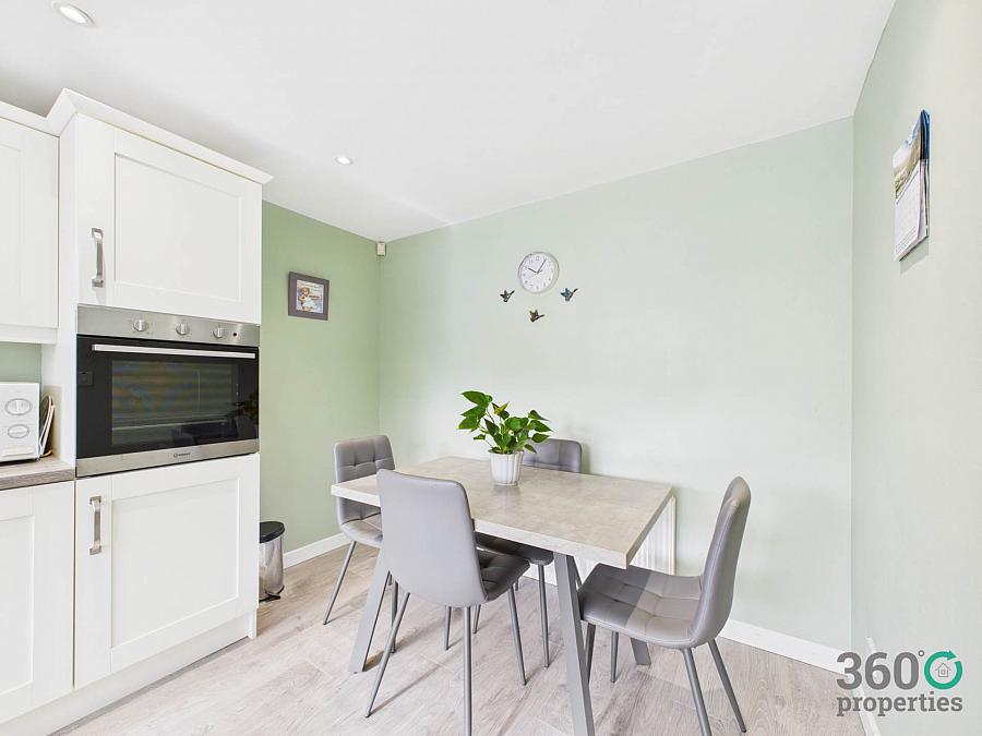 2 Wood Green Avenue