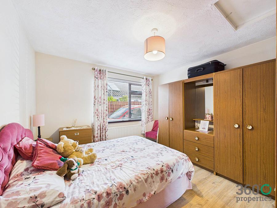 2 Wood Green Avenue