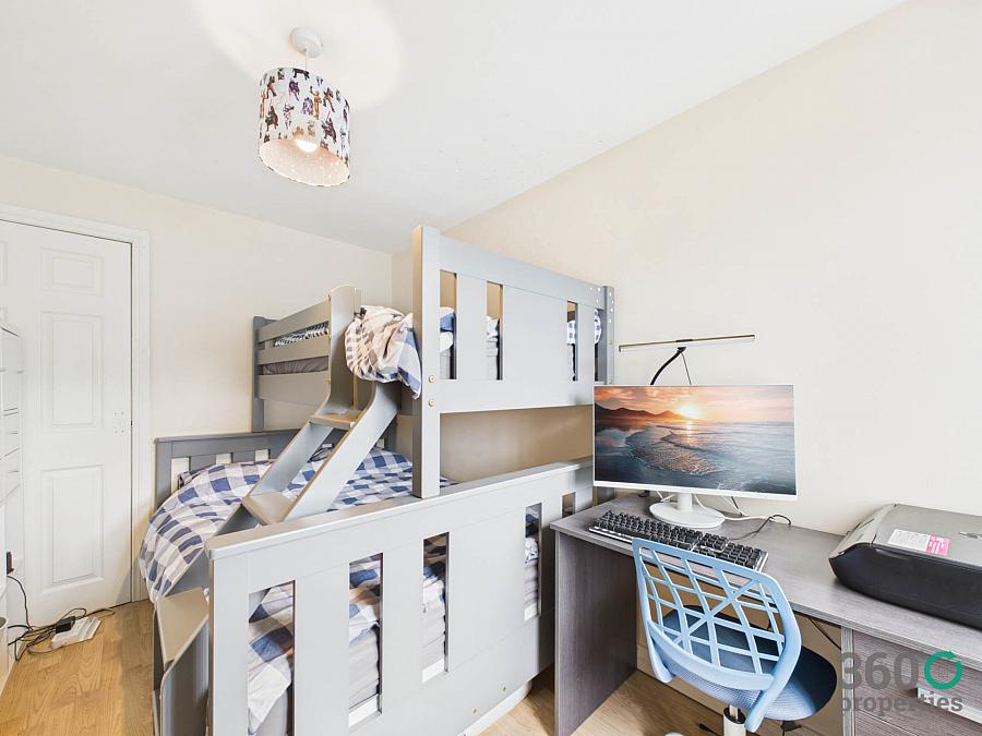 64 Whinsmoor Park