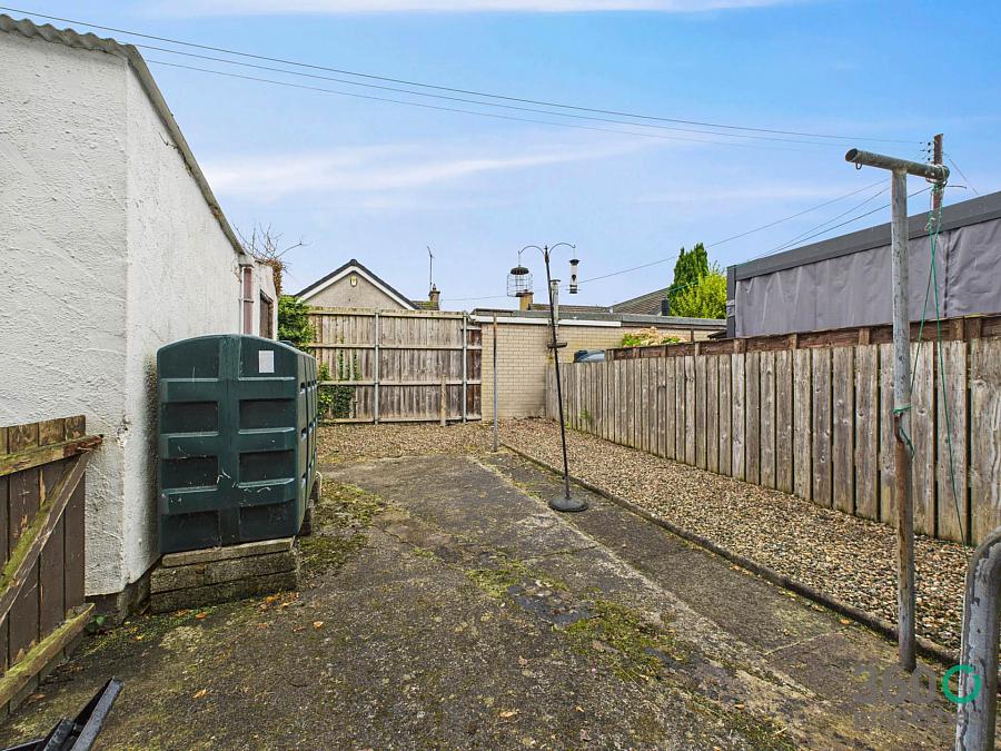 64 Whinsmoor Park