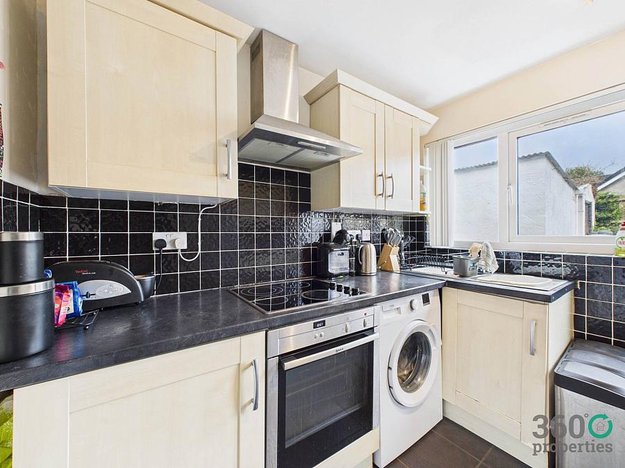 64 Whinsmoor Park