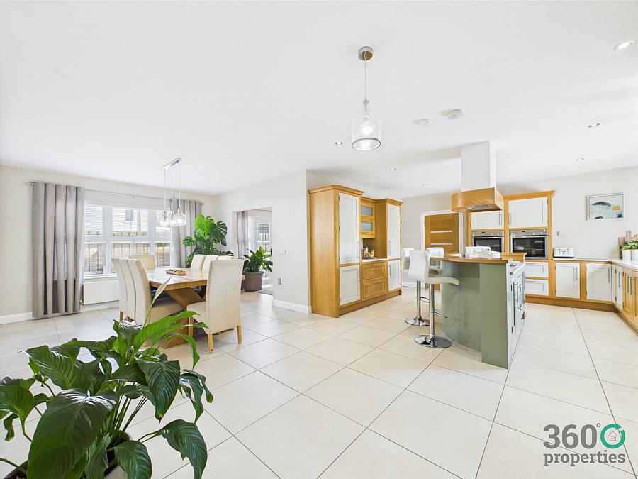 15 Mount Davys Road