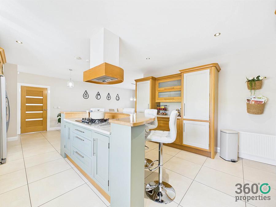 15 Mount Davys Road