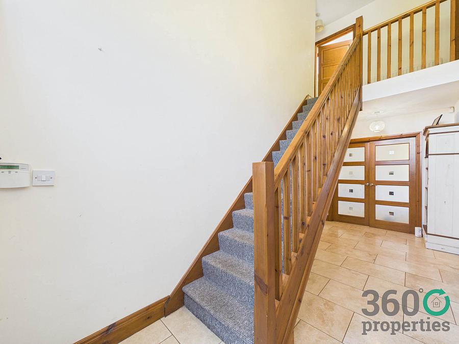8 Maxwells Road