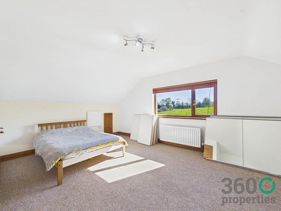 8 Maxwells Road