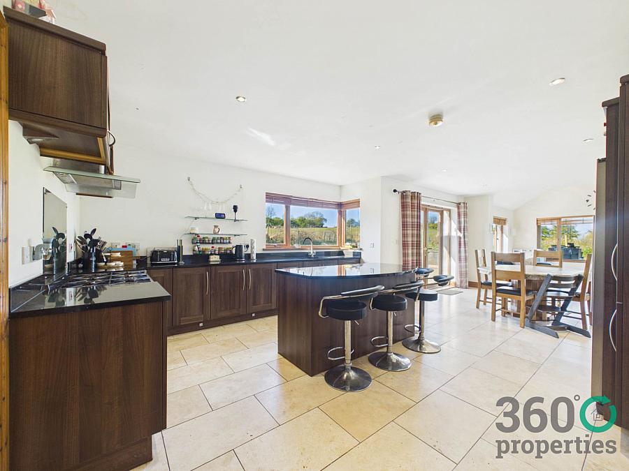 8 Maxwells Road