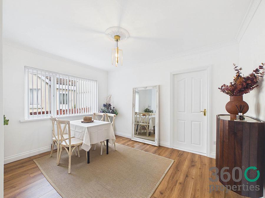 16 Camphill Park