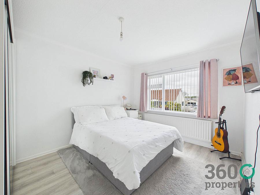 16 Camphill Park