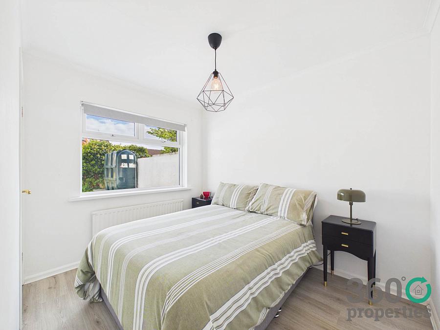 16 Camphill Park