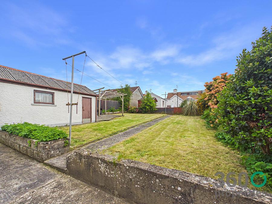 16 Camphill Park