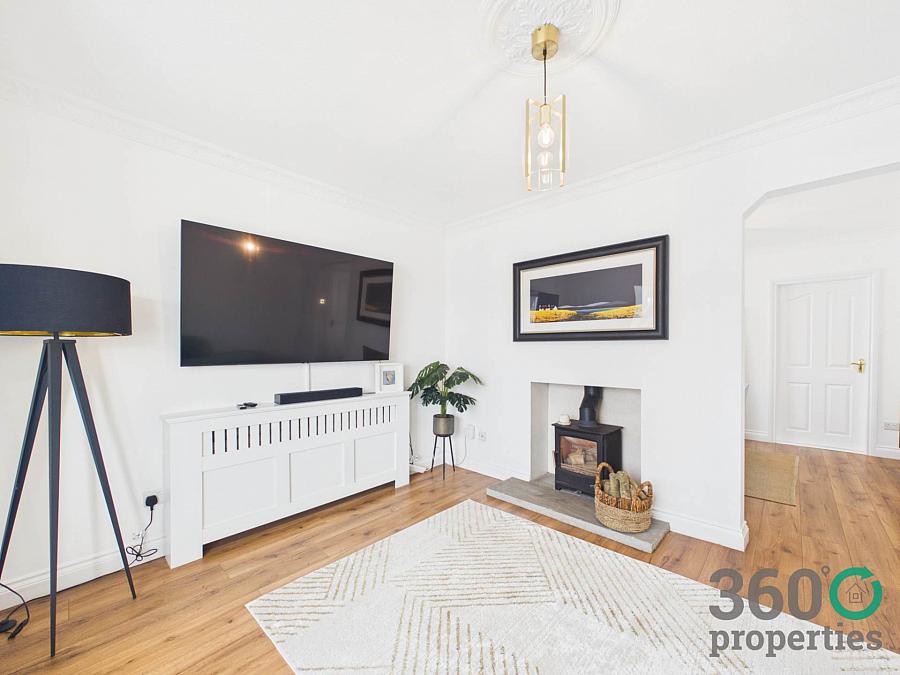 16 Camphill Park