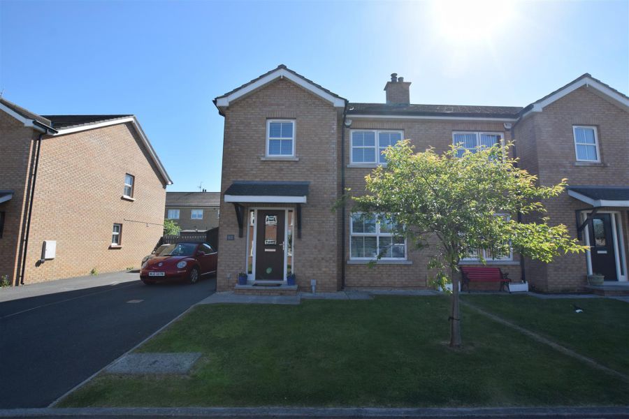 11 Rocksfield Way