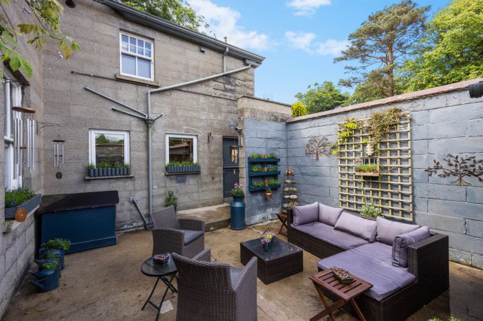 Shantallagh, 9 Old Belfast Road