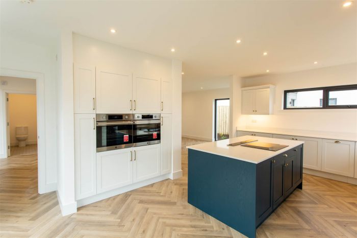 Admiralty, 16 Whitehem