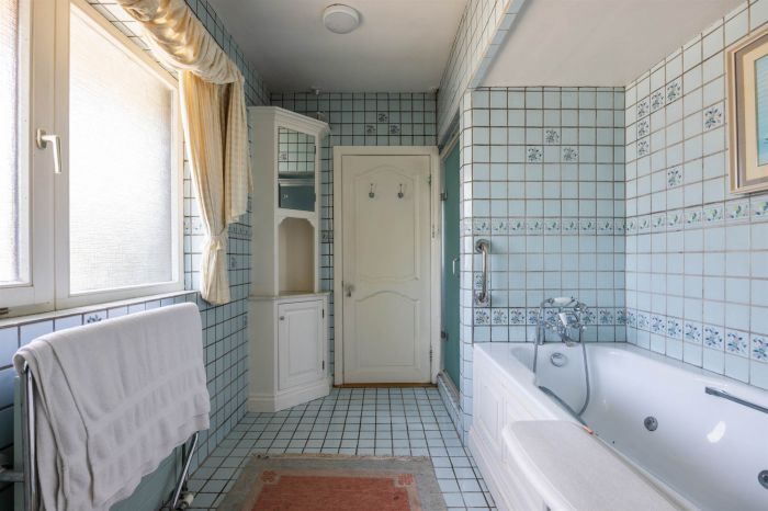 Honeycomb, 1 Killinakin Road