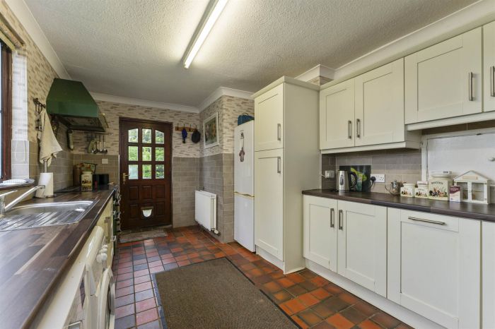 The Lodge, 18 Ballyeasborough Road