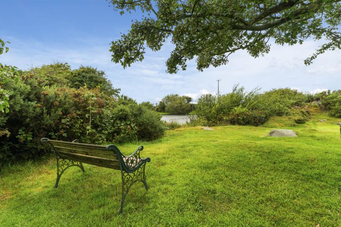 The Lodge, 18 Ballyeasborough Road