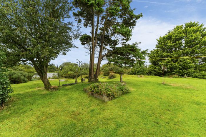 The Lodge, 18 Ballyeasborough Road