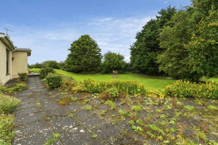 The Lodge, 18 Ballyeasborough Road
