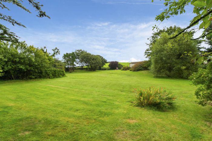 The Lodge, 18 Ballyeasborough Road