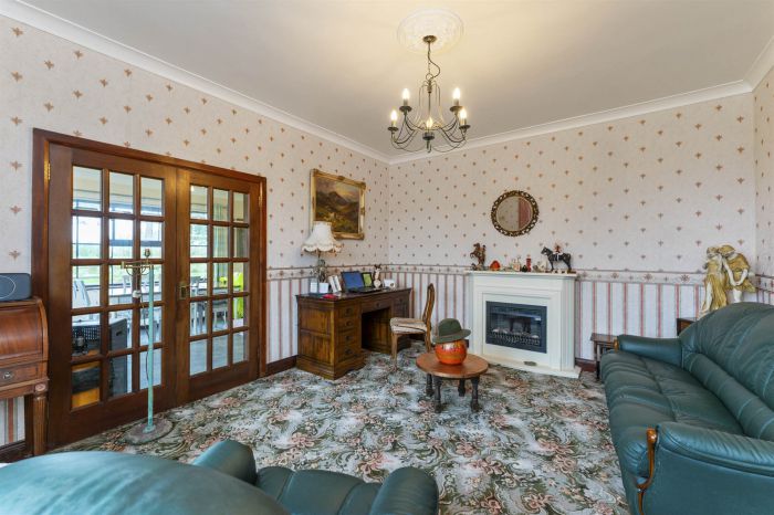 The Lodge, 18 Ballyeasborough Road