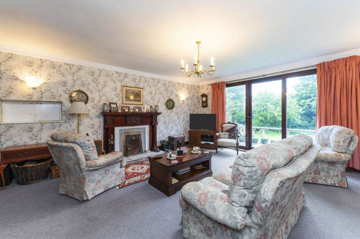 The Lodge, 18 Ballyeasborough Road