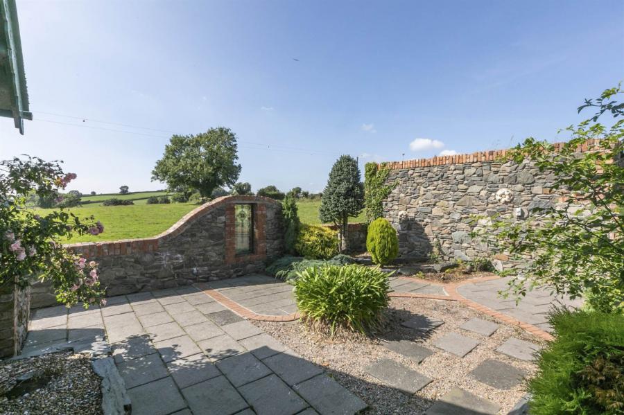 Windyknowe, 14 Tullyveery Road