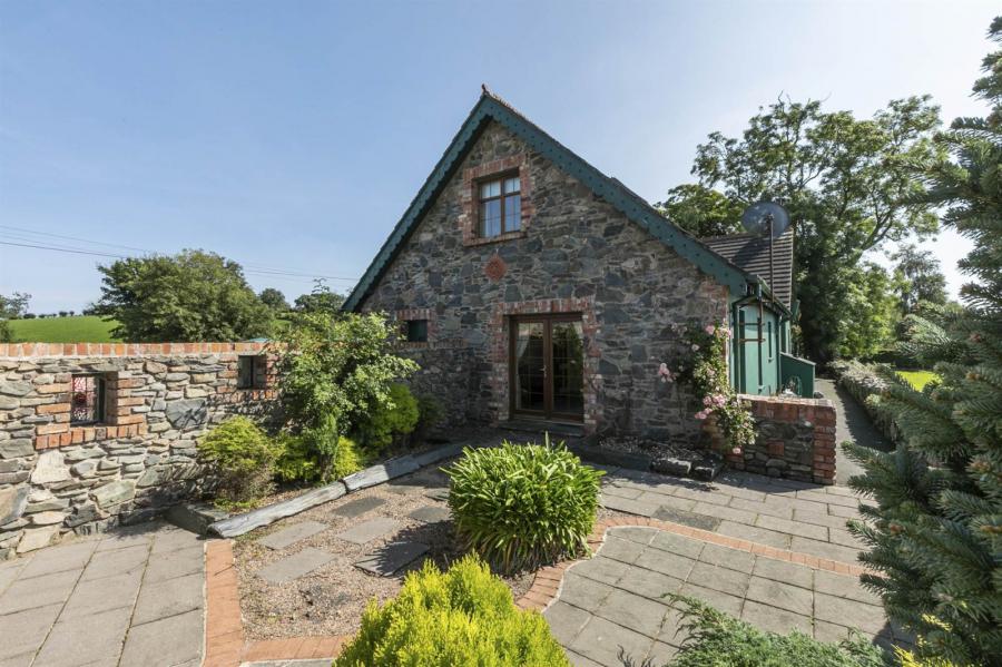 Windyknowe, 14 Tullyveery Road