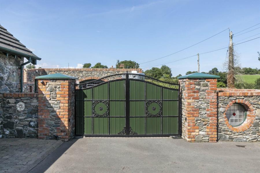 Windyknowe, 14 Tullyveery Road