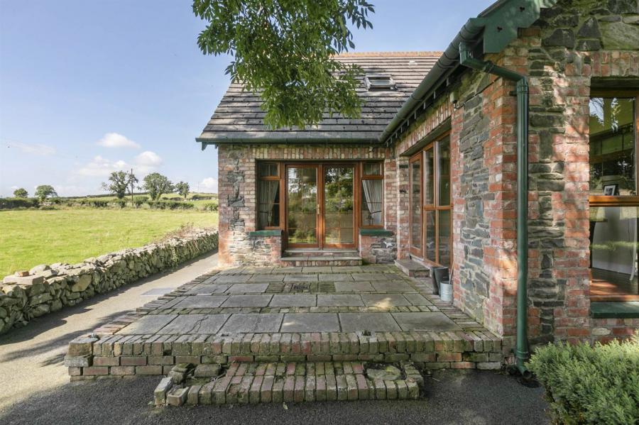Windyknowe, 14 Tullyveery Road
