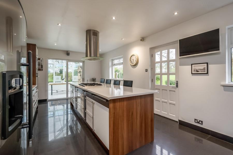 12 Lisinaw Road