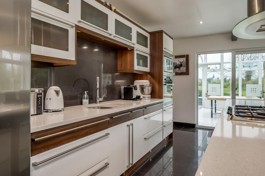 12 Lisinaw Road