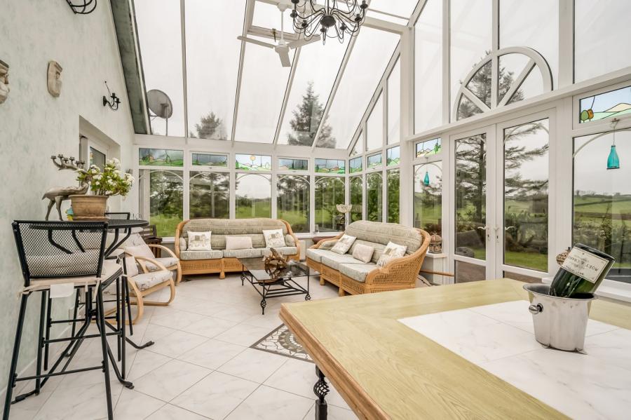 12 Lisinaw Road