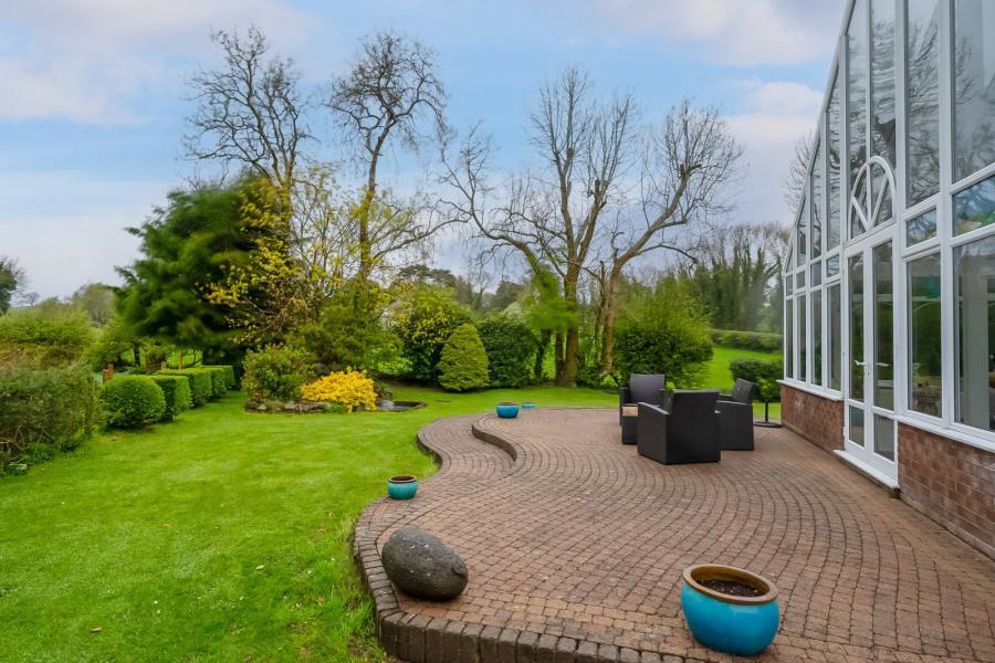 12 Lisinaw Road