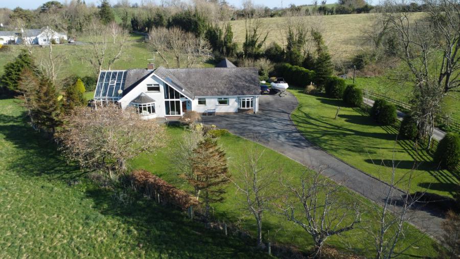 12 Lisinaw Road