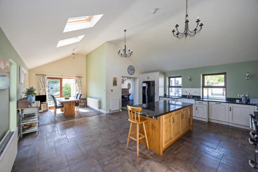 Cherryvale Farm, 22 Lisbarnet Road